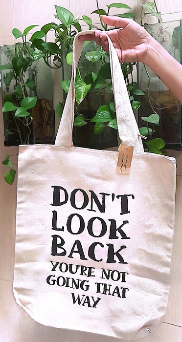 کیف پارچه ای 41*36 (DONT LOOK BACK،کد 750) کیف پارچه ای 41*36 (DONT LOOK BACK،کد 750)